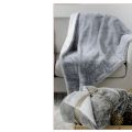 Plaid/couverture Lapin Le Blanc, rnove matelas, patchwork, serviette ponge, housse pour table  repasser, Textile et linge, peignoir enfant, contour wc